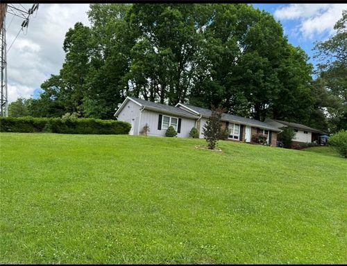567 Townsend St, North Wilkesboro, NC, 28659-4455 | Card Image
