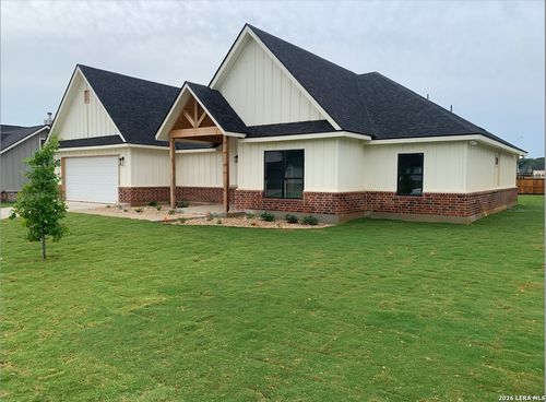 109 W Magnolia Cir, La Vernia, TX, 78121-0108 | Card Image