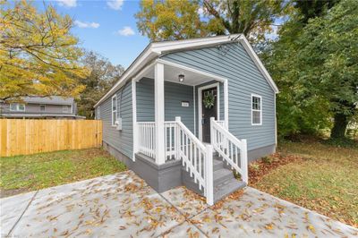 514 Courtland Avenue, House other with 3 bedrooms, 2 bathrooms and null parking in Hampton VA | Image 2