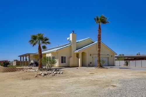 14997 Mcgarger Rd, Desert Hot Springs, CA, 92240-9101 | Card Image