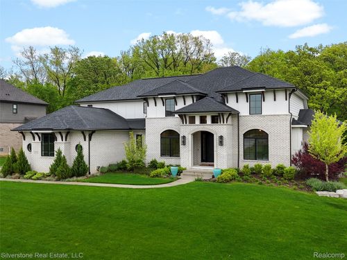 3239 Holburn Ct, Oakland, MI, 48363-2387 | Card Image