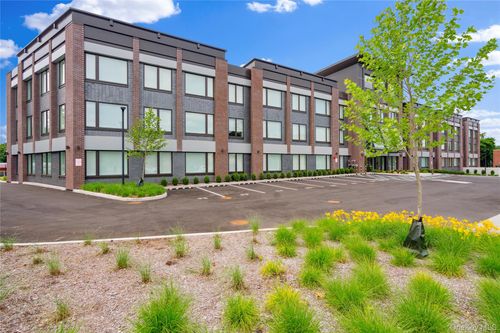 211-218 Middle Neck Rd, Great Neck, NY, 11021-1126 | Card Image