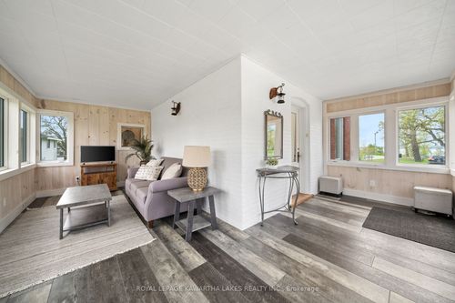 45 Oak St, Fenelon Falls, ON, K0M1N0 | Card Image