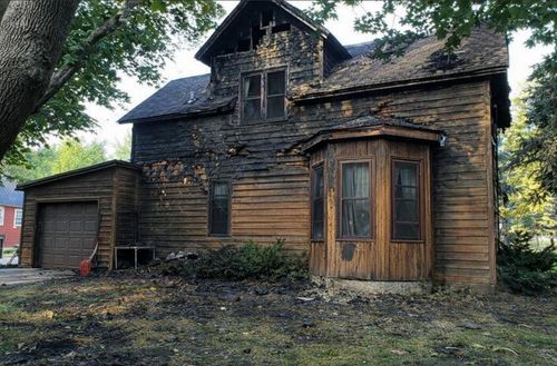 201 Park St, Freeborn, MN, 56032-2239 | Card Image