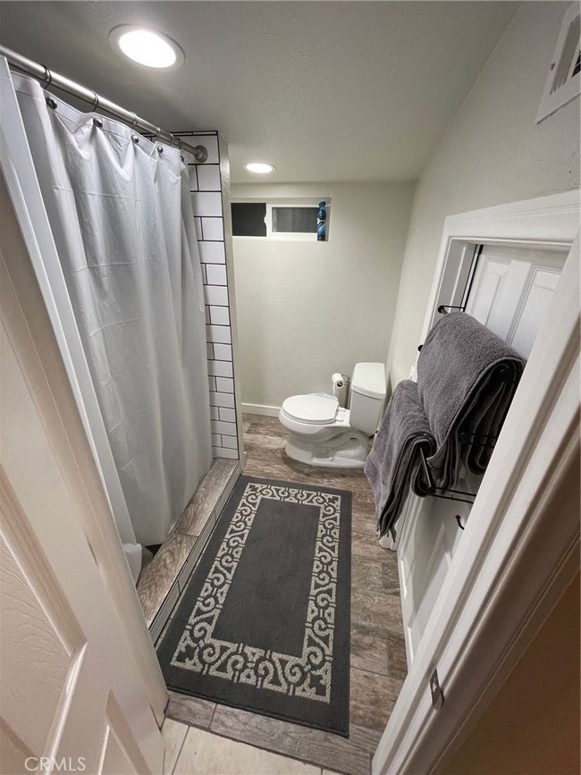 Main bathroom upstairs | Image 11