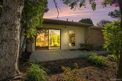 7-314 Spring Brooke Drive, Brighton, MI, 48116 | Card Image