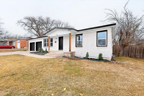 1816 Ellington Dr, Fort Worth, TX, 76112-7715 | Card Image