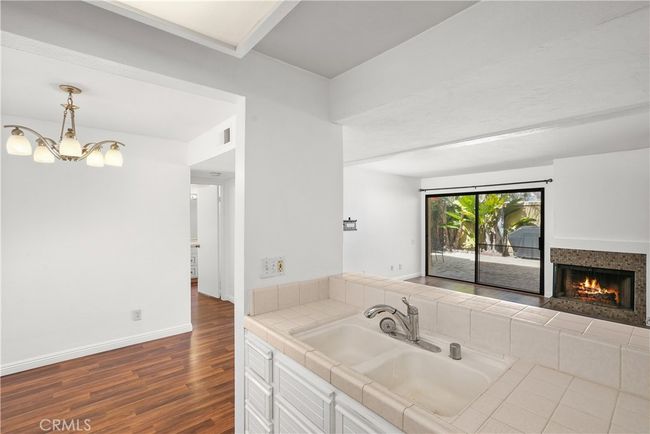 UNIT-21 - 25712 Le Parc, Condo with 1 bedrooms, 1 bathrooms and 1 parking in Lake Forest CA | Image 11