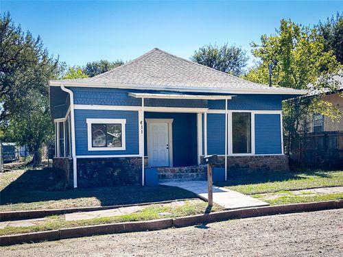 611 Nw 4th St, Mineral Wells, TX, 76067-4818 | Card Image
