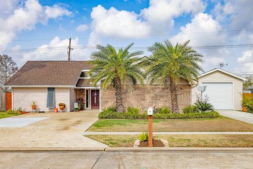 105 Maria Cir, Houma, LA, 70360-3950 | Card Image