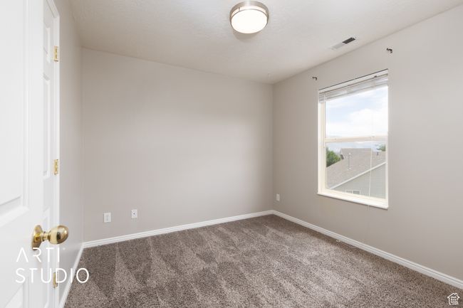 Upstairs bedroom 2 | Image 15