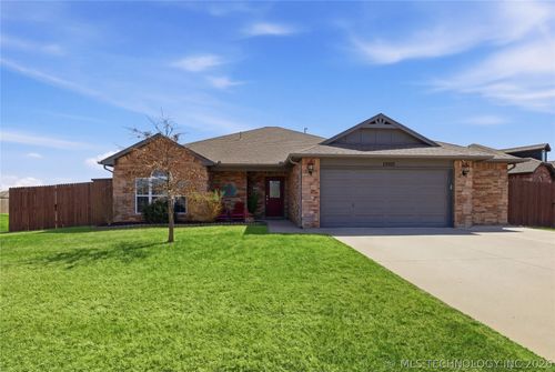 13505 N 130th East Ave, Collinsville, OK, 74021-4493 | Card Image