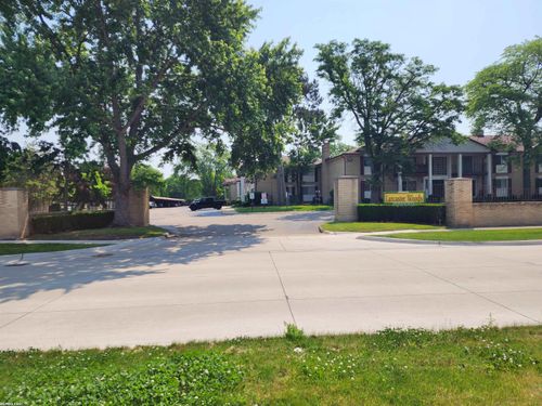 29320 Gloede Dr, Warren, MI, 48088-4049 | Card Image