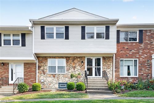 2040 Carlile Dr, Uniontown, OH, 44685-8856 | Card Image