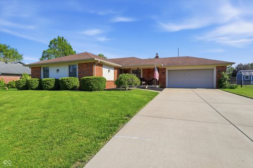 863 W Ashbourne Ln, Greenwood, IN, 46142-2039 | Card Image