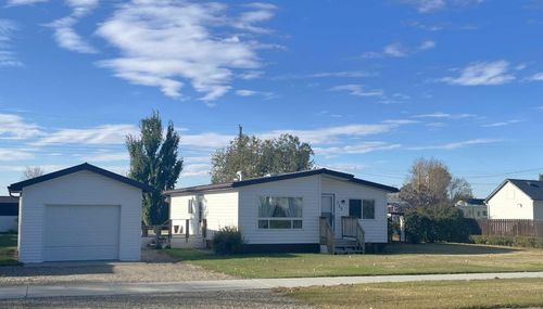 117 3 Ave, Cluny, AB, T0J0S0 | Card Image