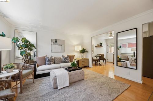 2-2207 Damuth St, Oakland, CA, 94602-2447 | Card Image