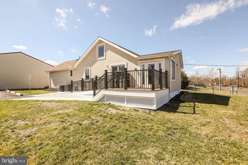 12 B Sharon Rd, ROBBINSVILLE, NJ, 08691-1302 | Card Image