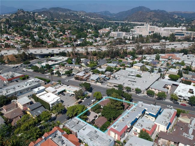 241 N Verdugo, Home with 32 bedrooms, 32 bathrooms and 3 parking in Glendale CA | Image 23