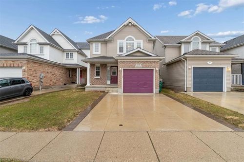 95 Houghton St, Cambridge, ON, N3C4L2 | Card Image