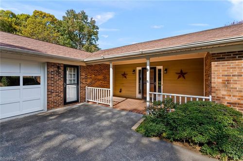 104 Rockford Ct, Kernersville, NC, 27284-9200 | Card Image