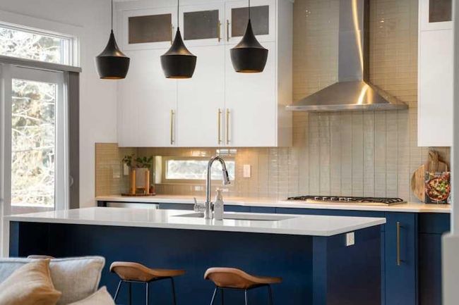 1534 38 Ave Sw, Home with 4 bedrooms, 4 bathrooms and 3 parking in Calgary AB | Image 14