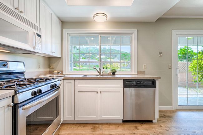 186 Oak Island Dr, House other with 2 bedrooms, 2 bathrooms and 2 parking in Santa Rosa CA | Image 9