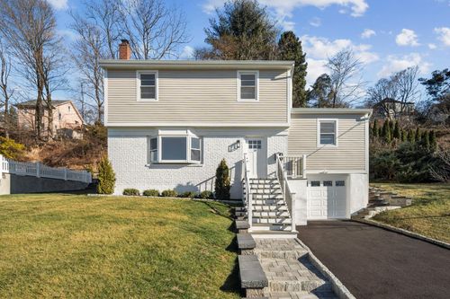 18 Pamela Lane, Mount Pleasant, NY, 10595 | Card Image