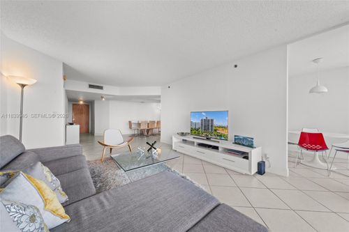 601den-3598 Yacht Club Dr, Aventura, FL, 33180-4009 | Card Image