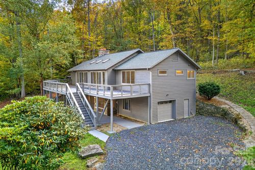 575 Croft Way, Bakersville, NC, 28705-6911 | Card Image