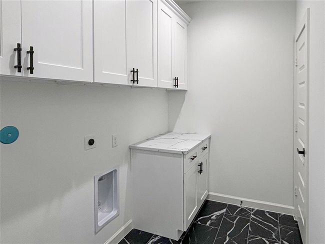 435 Angus Trl, House other with 4 bedrooms, 2 bathrooms and 2 parking in Angleton TX | Image 12