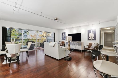 apt-403-310 W 49th St, Kansas City, MO, 64112-3506 | Card Image