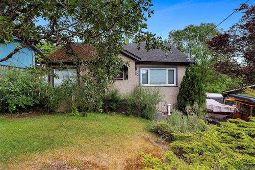 920 Jasmine Ave, Victoria, BC, V8Z2P2 | Card Image