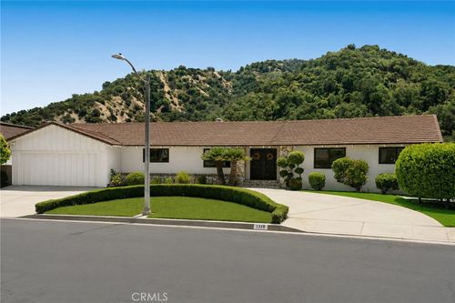 1310 J Lee Cir, Glendale, CA, 91208-1730 | Card Image