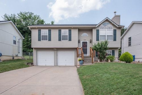 5734 Barnes Ave, Kansas City, MO, 64119-3692 | Card Image