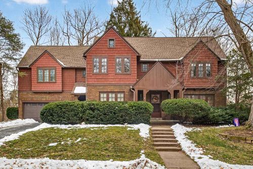 49 Kenwood Ave, Davenport, IA, 52803-3633 | Card Image