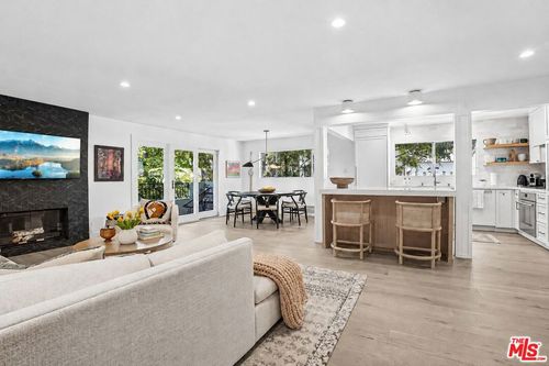 202-446 San Vicente Blvd, Santa Monica, CA, 90402-1527 | Card Image