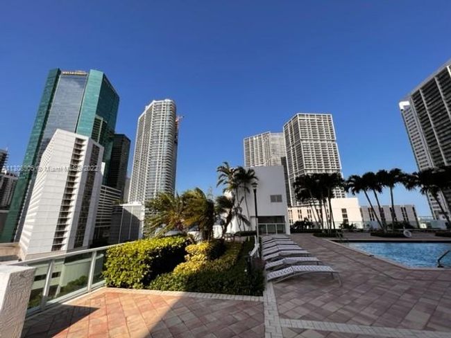 APT-3921 - 31 Se 5 Th St, Condo with 3 bedrooms, 3 bathrooms and null parking in Miami FL | Image 41