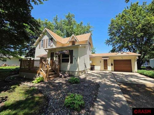 402 E 2nd St, Delavan, MN, 56023-9618 | Card Image