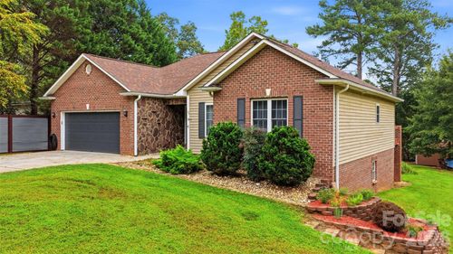 199 Bethlehem Manufacturing Ln, Hickory, NC, 28601 | Card Image