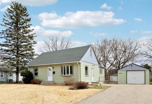 5848 Pennsylvania Ave N, Crystal, MN, 55428-3252 | Card Image