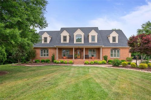 216 Robinson Way, Windsor, VA, 23487-9439 | Card Image