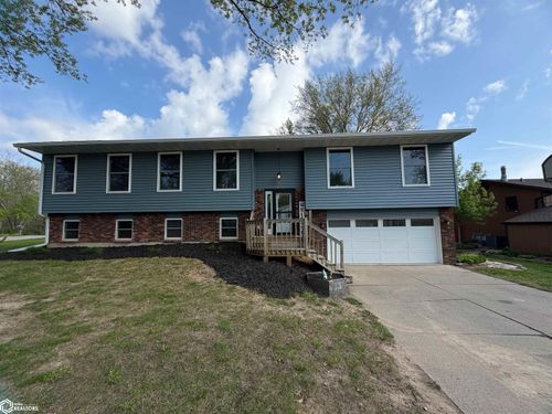 3 Yorkshire Dr, Ottumwa, IA, 52501-3759 | Card Image