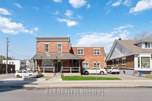 {{alt}} | Card Image