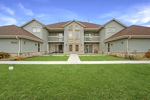 7-3646 E Barbara Court, Oak Creek, WI, 53154 | Card Image