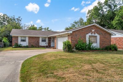 6932 E 16th Street, House other with 3 bedrooms, 2 bathrooms and null parking in Tulsa OK | Image 1