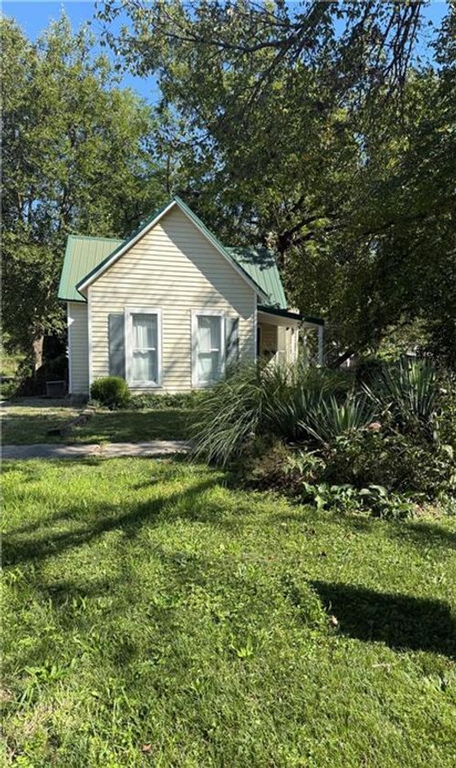 713 S Sycamore St, Ottawa, KS, 66067-3030 | Card Image