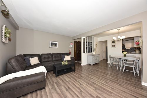 8643 N Servite Dr, Milwaukee, WI, 53223-2582 | Card Image