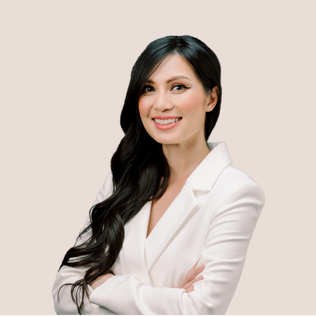 Evie Hoang