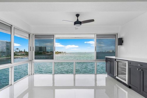 apt-301-400 Wilma Cir, Riviera Beach, FL, 33404-4657 | Card Image